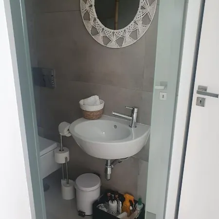 Space Zen Bed & Breakfast 4*