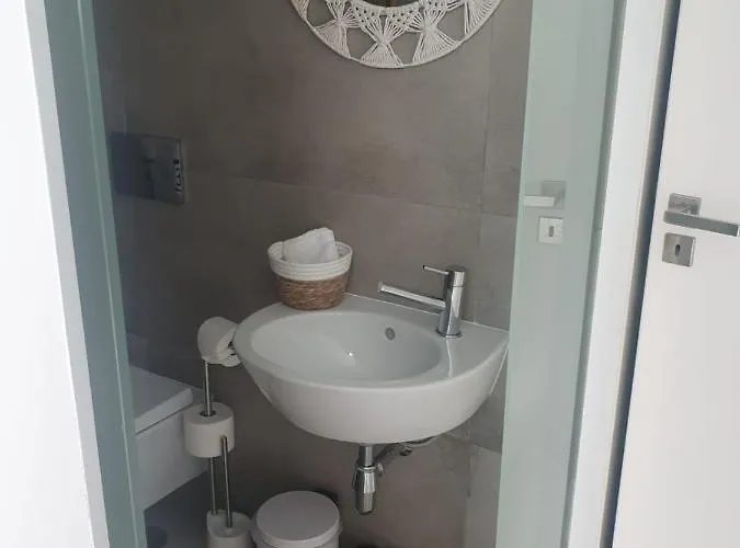 Space Zen Bed and Breakfast 4*